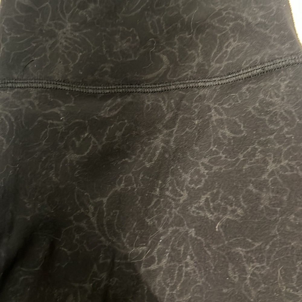 Lululemon - Picture 2 of 3